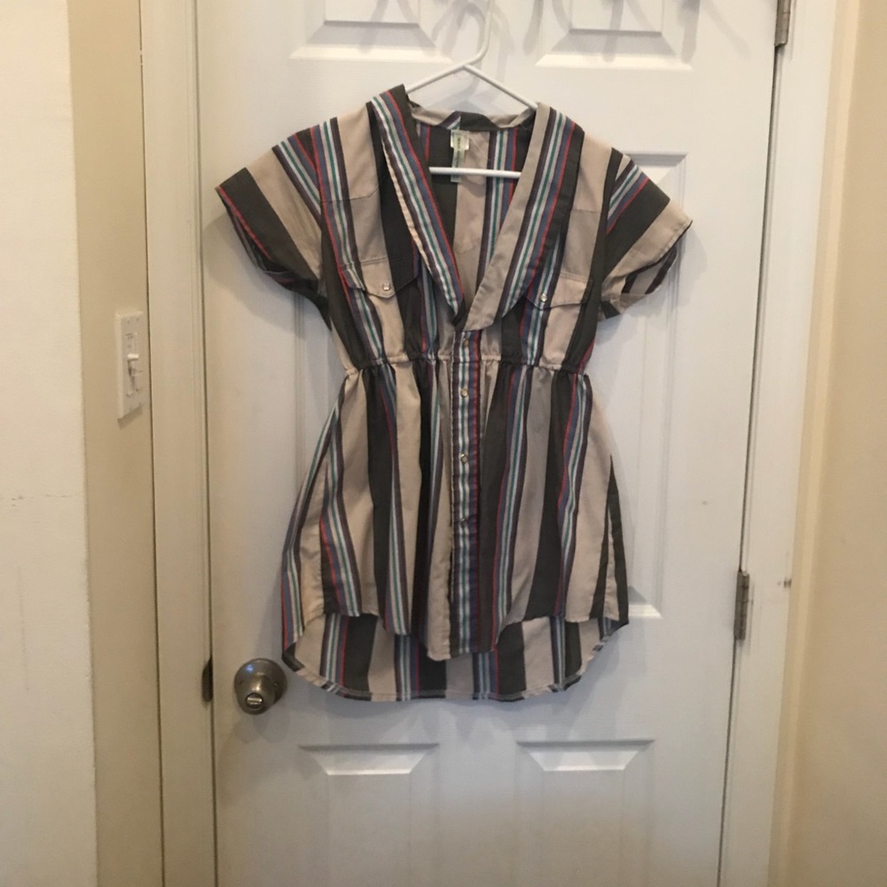 Cute snap down shirt